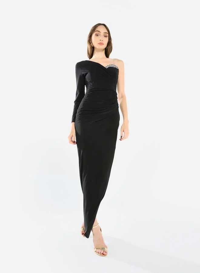 هاوس اوف مودا فستان سهرة طويل بزمزمات وتفاصيل كريستال